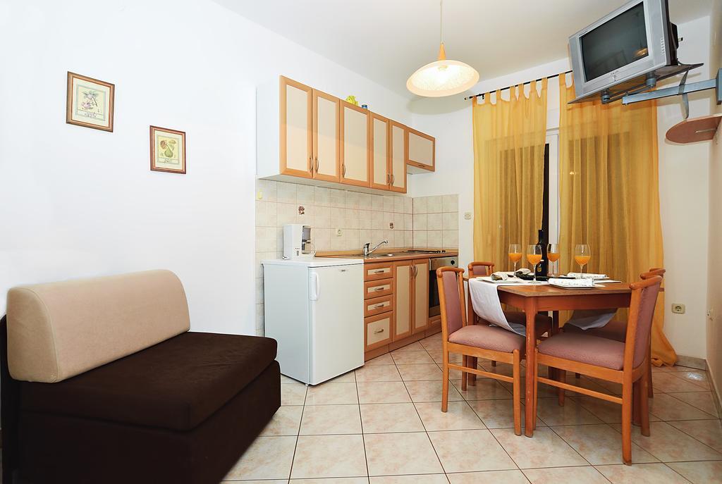 Apartments Lucija Sukošan Exterior foto